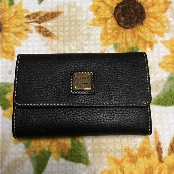 Dooney & Bourke Handbags - NWT Dooney & Bourke Wallet